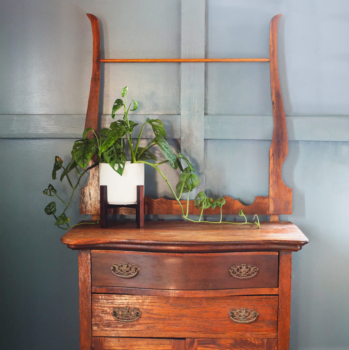 antique dry sink with towel bar